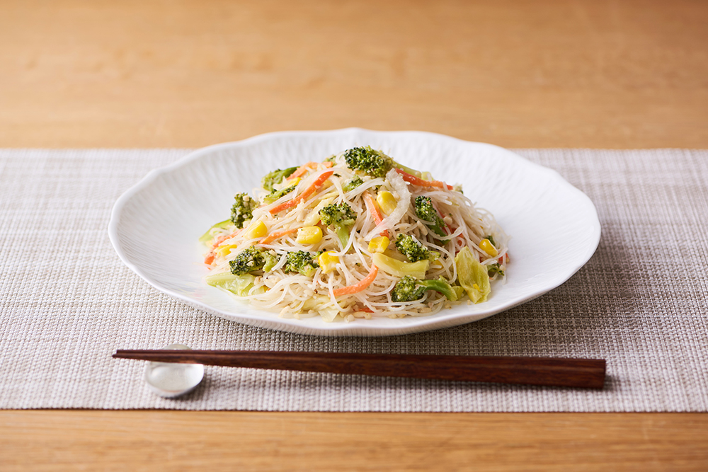 レモン香る鶏肉と5種野菜の焼ビーフン さっぱり塩味