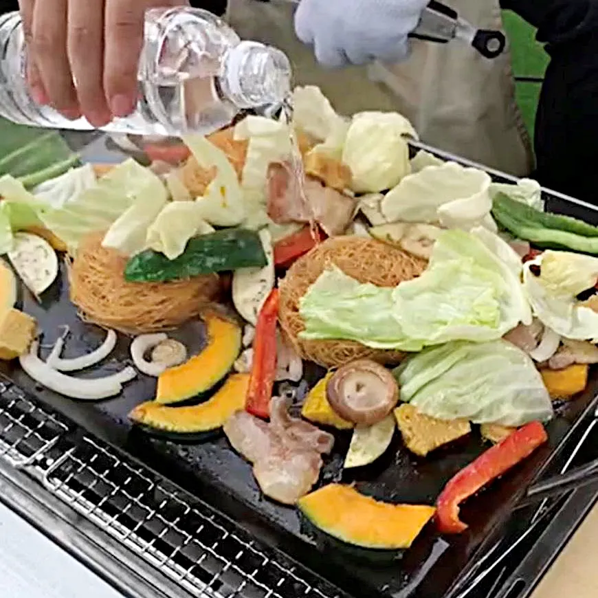 バーベキューのシメにオススメ!余った食材でソースいらずの簡単焼ビーフン_作り方