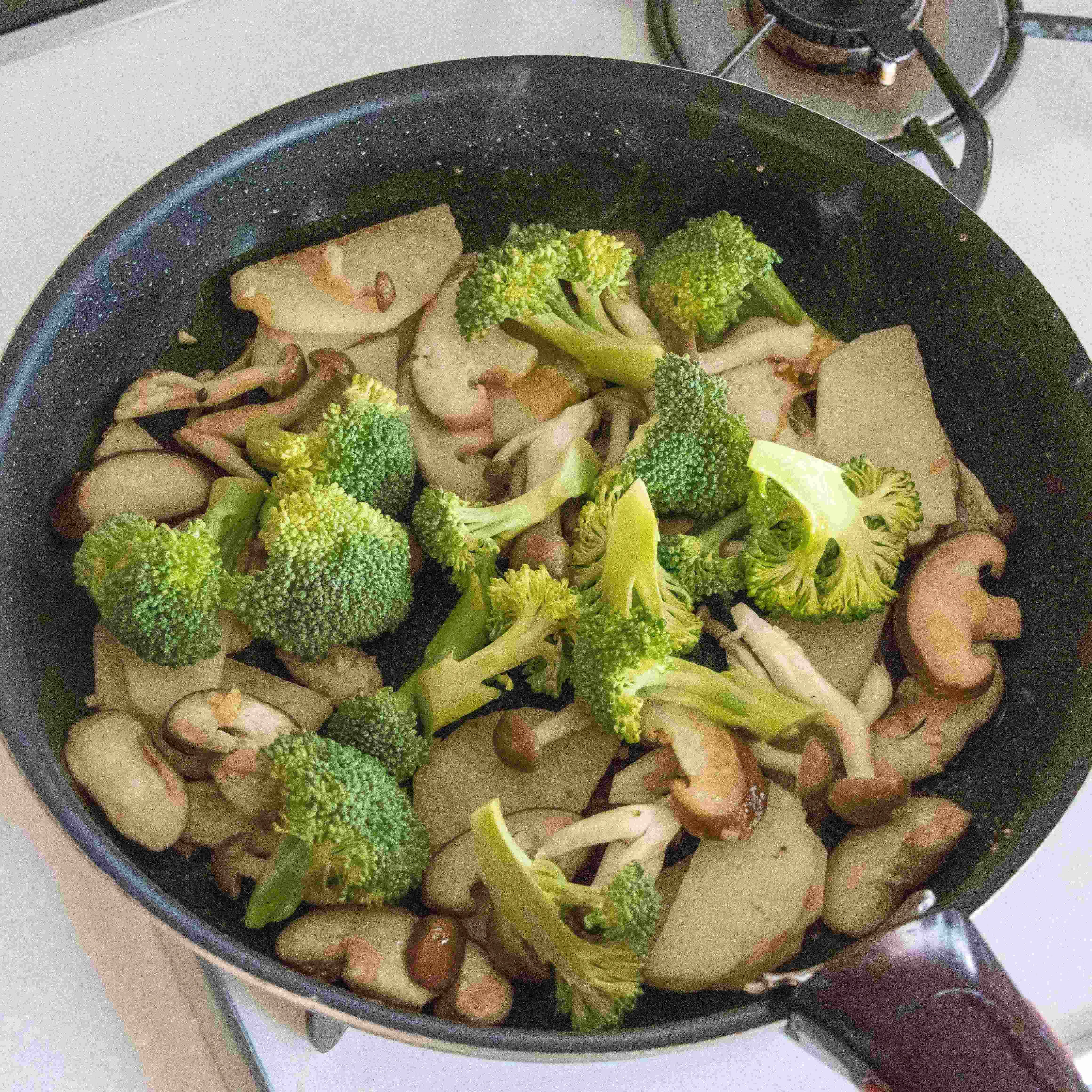 長芋ときのこの にんにくバター焼ビーフン_作り方