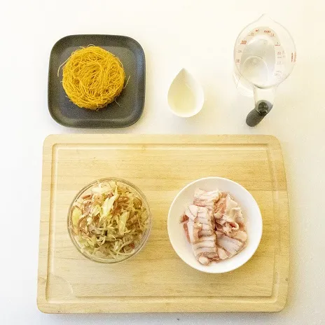 香りさわやか♪豚バラとみょうがの焼ビーフン_作り方