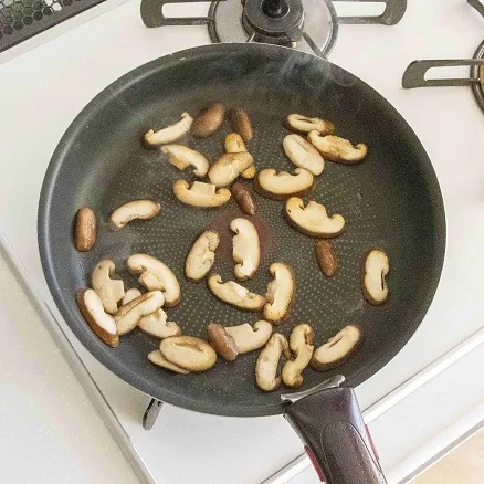 肉厚ジューシー!飛騨やまっこの焼ビーフン_作り方