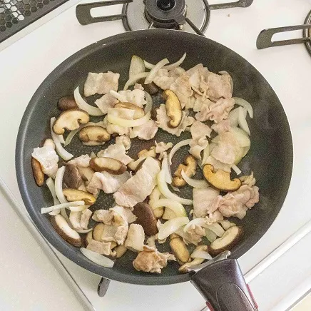 肉厚ジューシー!飛騨やまっこの焼ビーフン_作り方