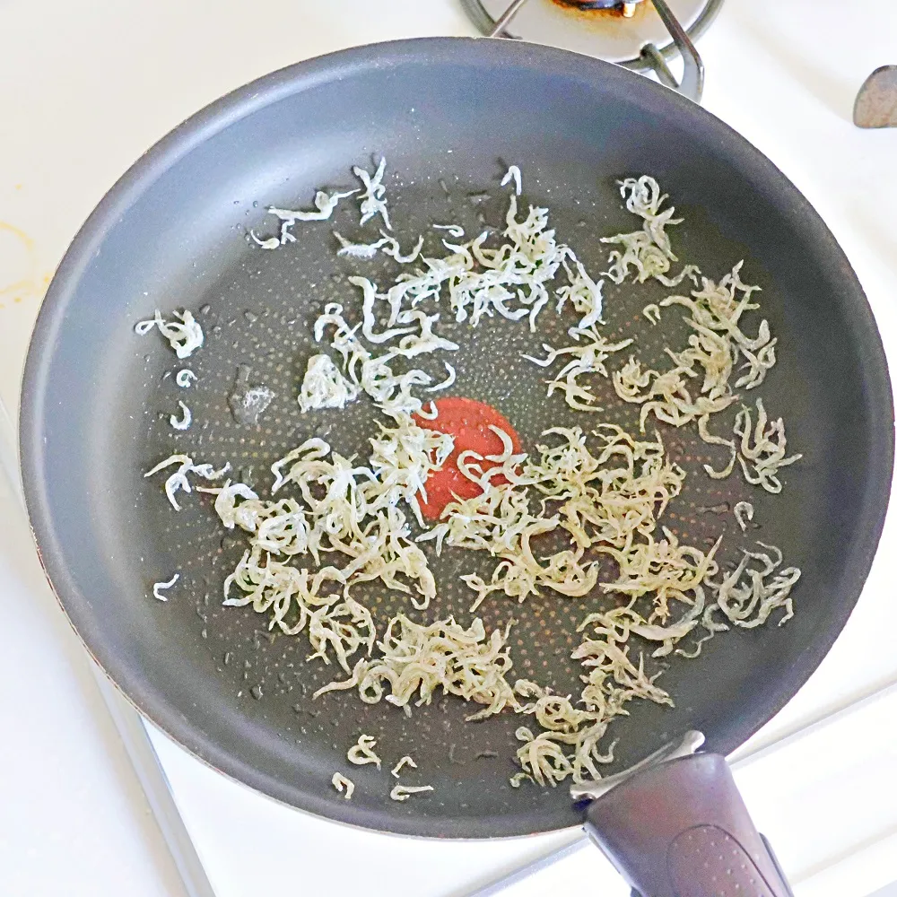 少ない具材で簡単!なめこ焼ビーフン_作り方