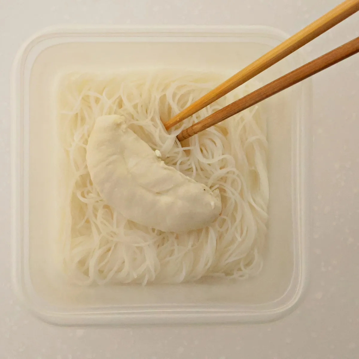 レンジで簡単調理!きゅうりとみょうがのさっぱりサラダビーフン_作り方
