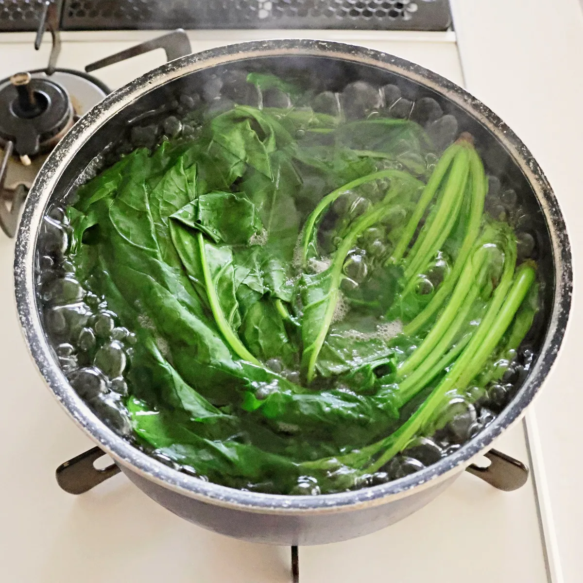 ほうれん草1袋たっぷり!ほうれん草の中華焼ビーフン_作り方