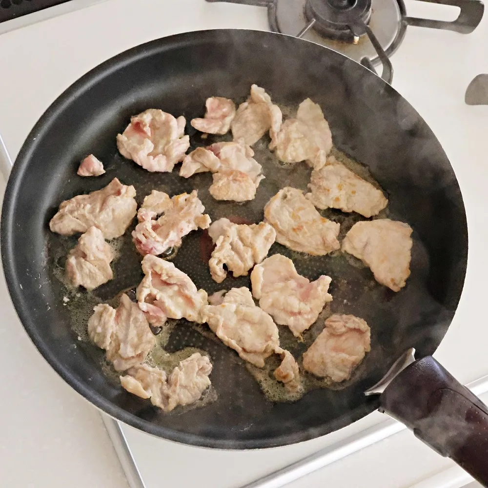 秋の味覚を楽しむ♪たっぷりきのこのオイスターバター焼ビーフン_作り方