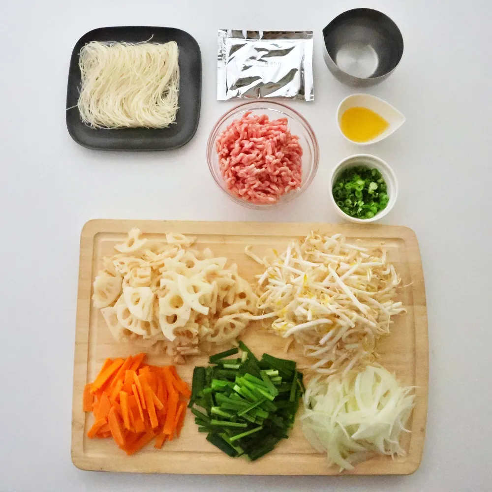 れんこんと野菜たっぷり!10分で完成!スタミナおかず焼ビーフン_作り方