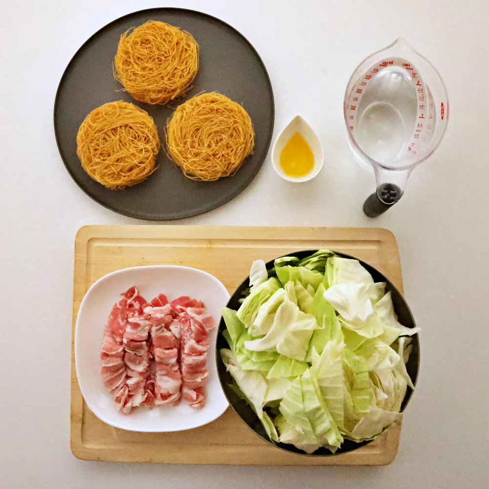 キャベツ半玉使い切り!ザクザクキャベツの焼ビーフン_作り方