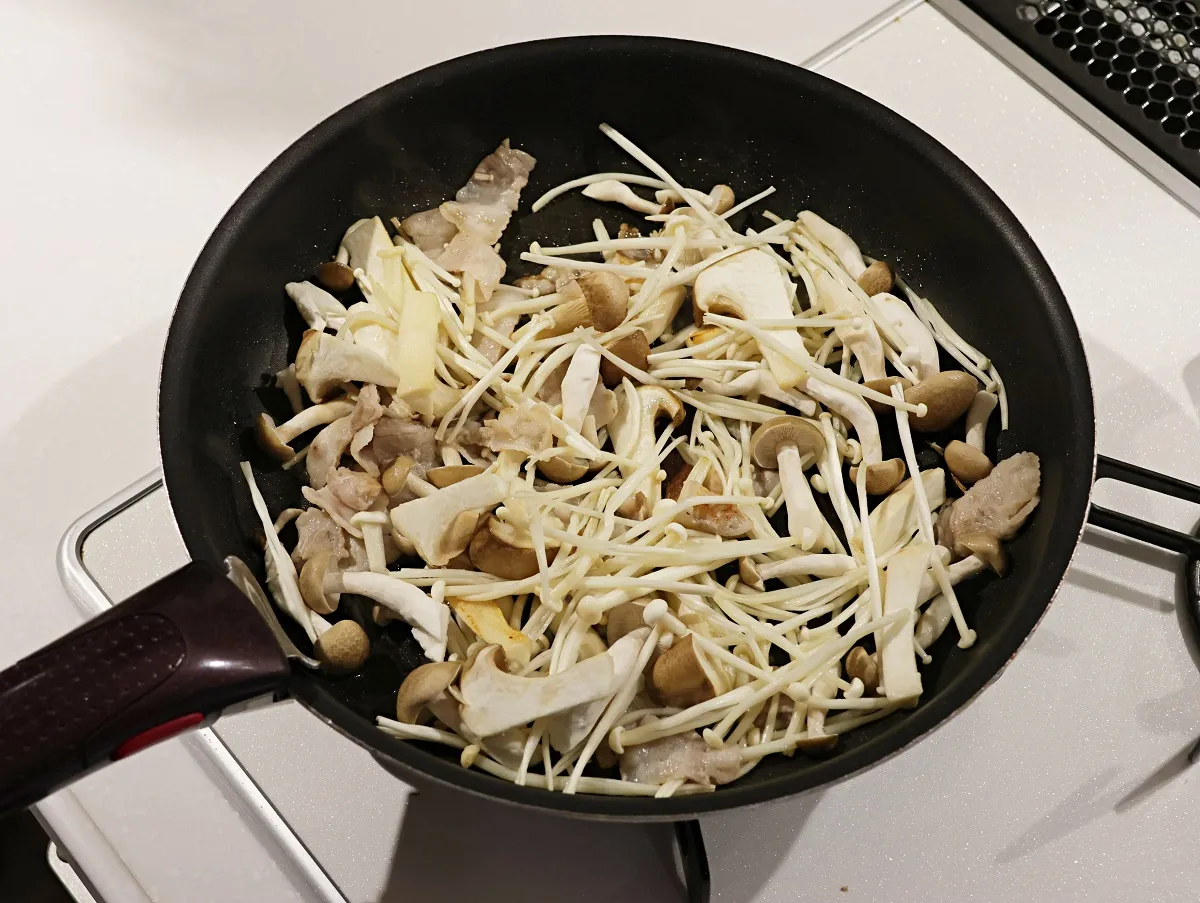 調味料いらずで簡単!たっぷりきのこのこく旨塩焼ビーフン_作り方