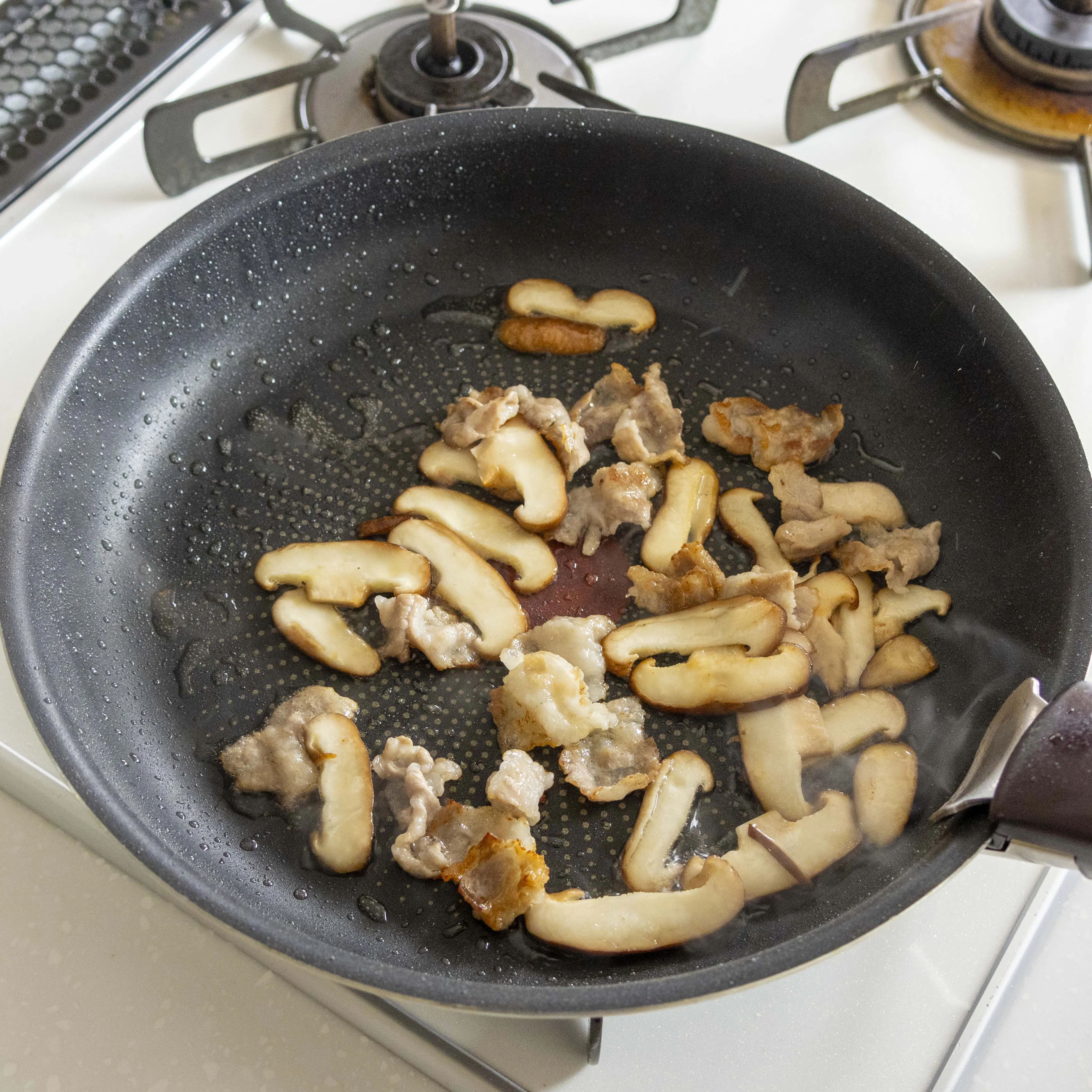 春菊と豚ばらの焼ビーフン レシピ_作り方