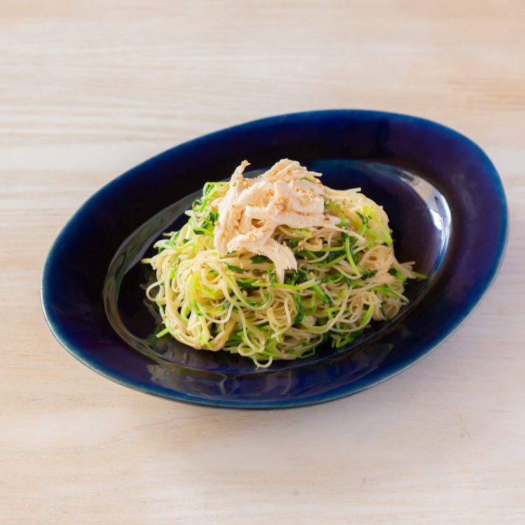 蒸し鶏と豆苗の簡単サラダビーフン