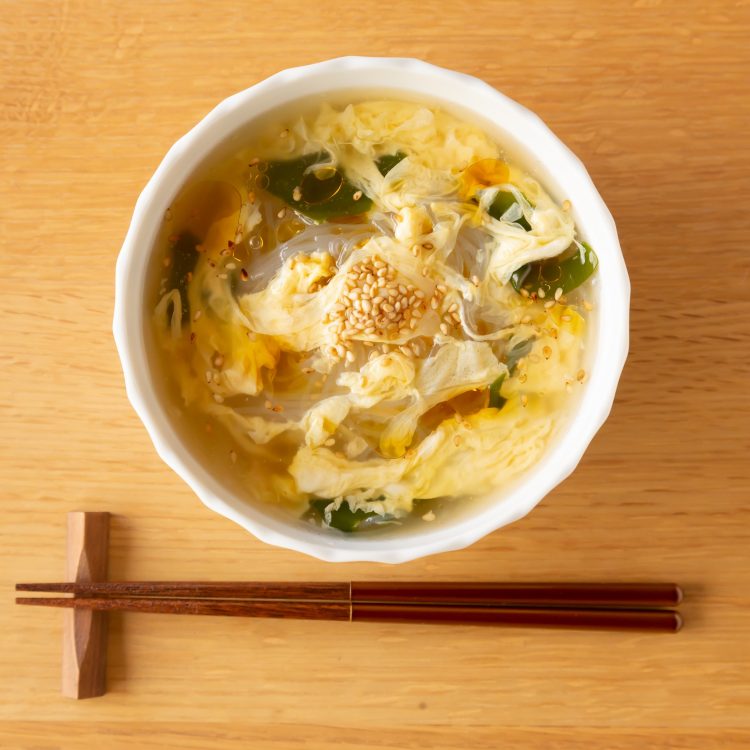 さっと作れるスープの時短レシピ！基本の中華はるさめスープ