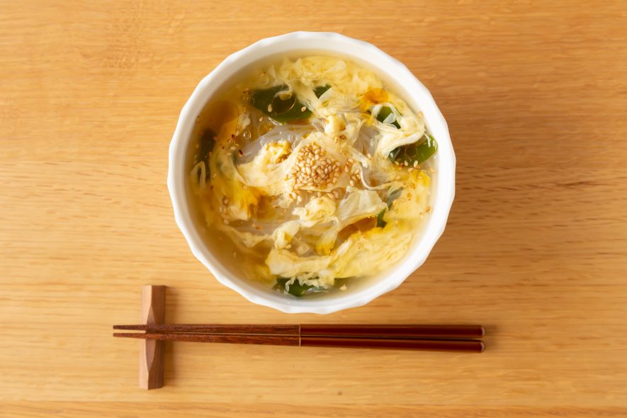 さっと作れるスープの時短レシピ！基本の中華はるさめスープ