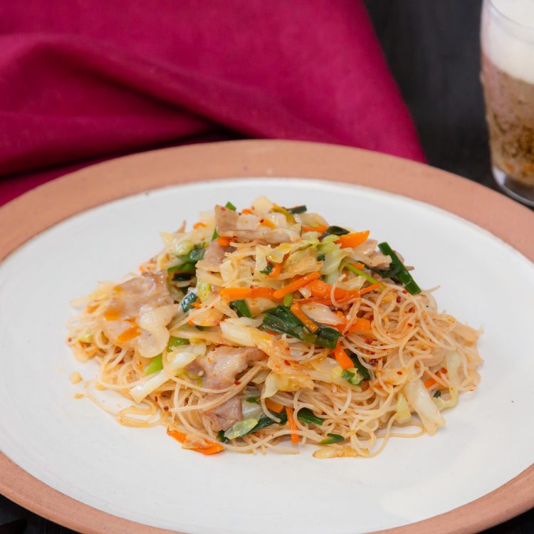 ワンパンで簡単！ピリ辛焼ビーフン