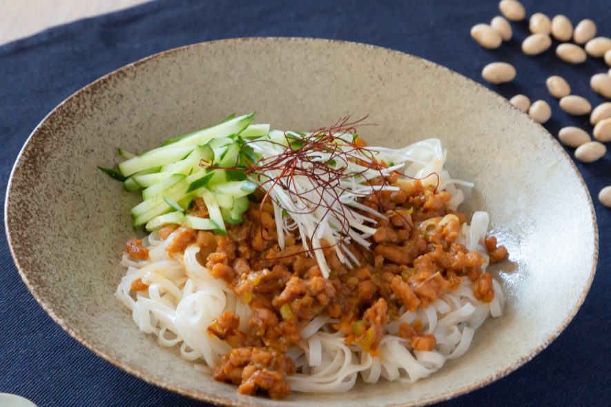 ヴィーガン中華レシピ！大豆ミートを使った美味しいジャージャー麺風