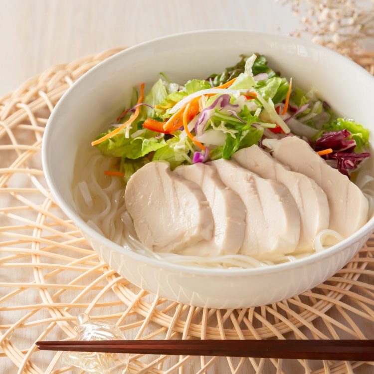 レンジで完成！野菜たっぷりのサラダフォー