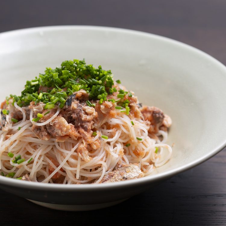 鯖缶とたらこの冷製ビーフン