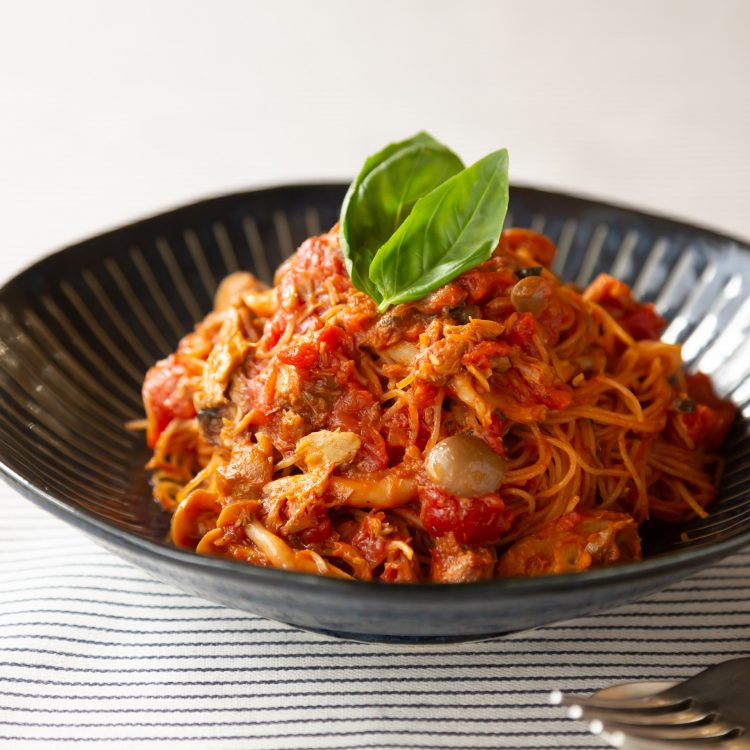 レンジで簡単☆サバ味噌缶のトマトパスタ風ビーフン