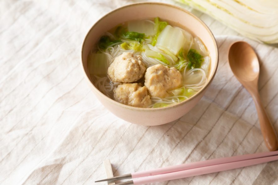 鍋の野菜で簡単！白菜と鶏団子の汁ビーフン