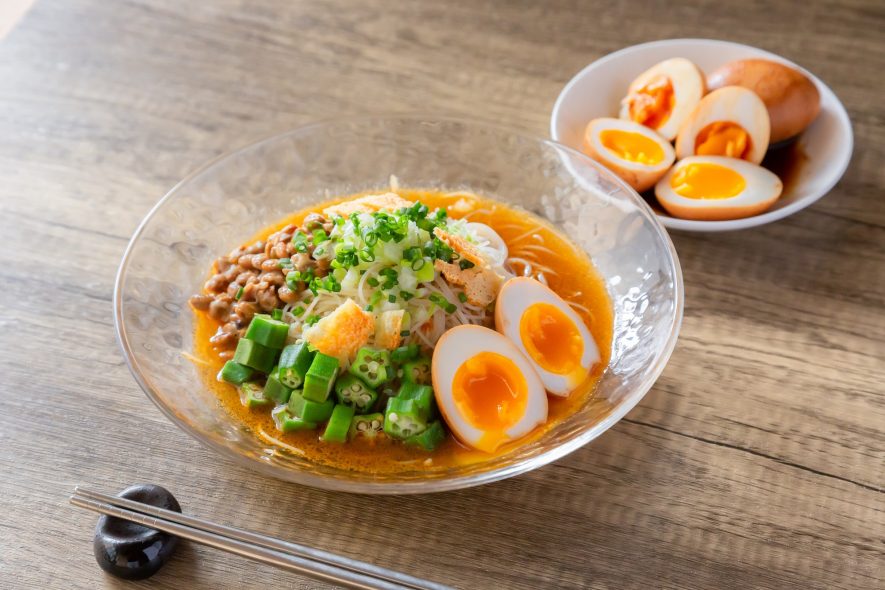 冷やし麻辣ビーフン ～本格煮玉子添え～