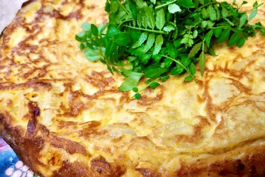 新じゃがいもと焼ビーフンのフリッタータ