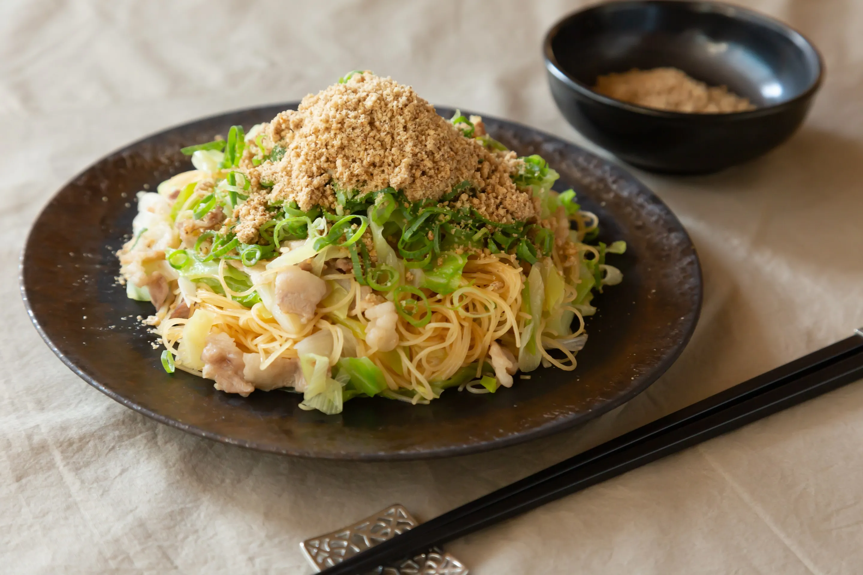ごま大量消費!白ねぎの焼ビーフン
