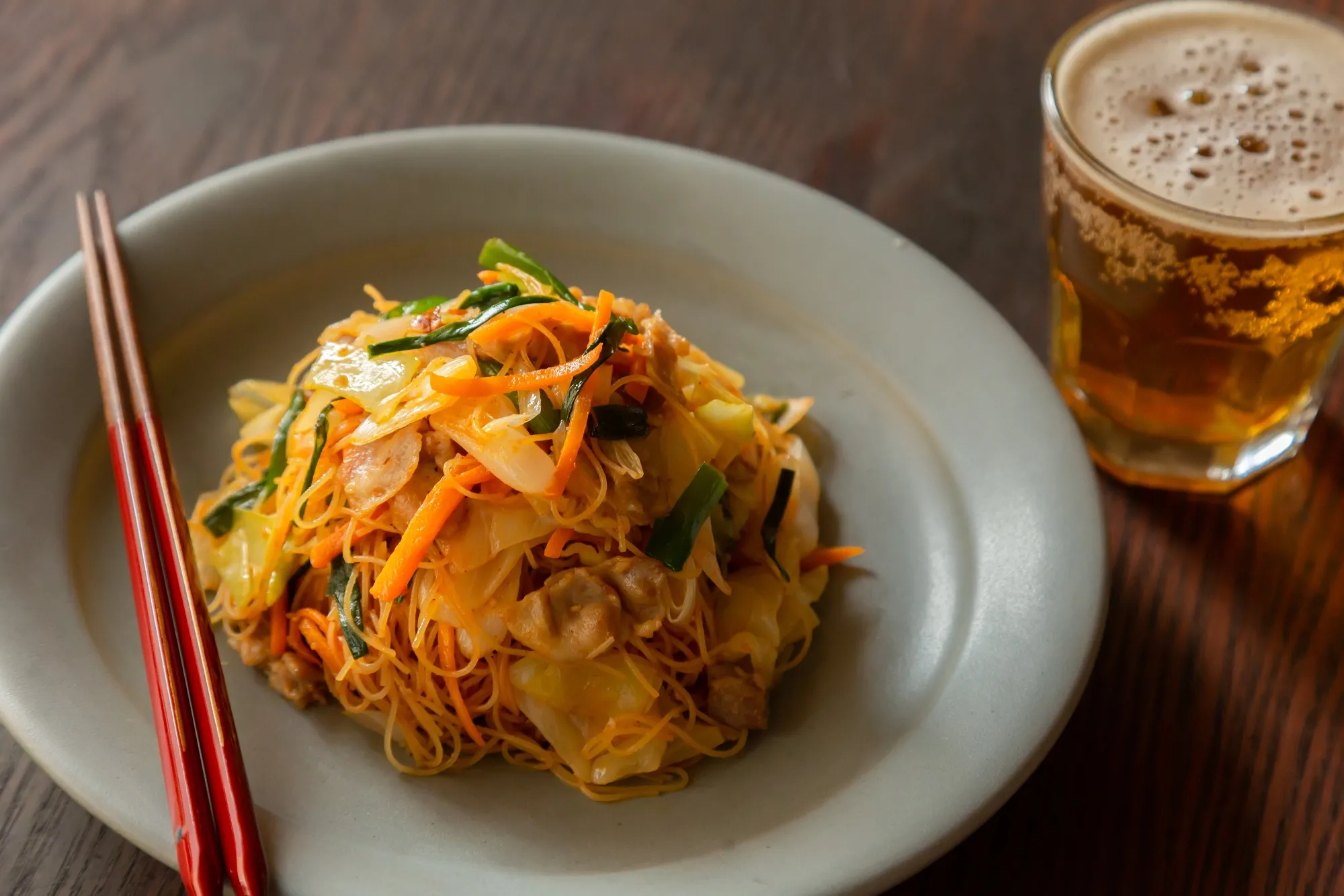 ピリ辛焼ビーフンの簡単レシピ!食欲そそる ごま風味