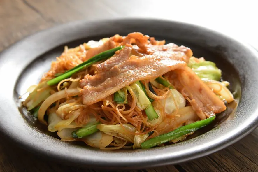 回鍋肉風 焼ビーフン! ~塩こうじでお肉やわらか ~