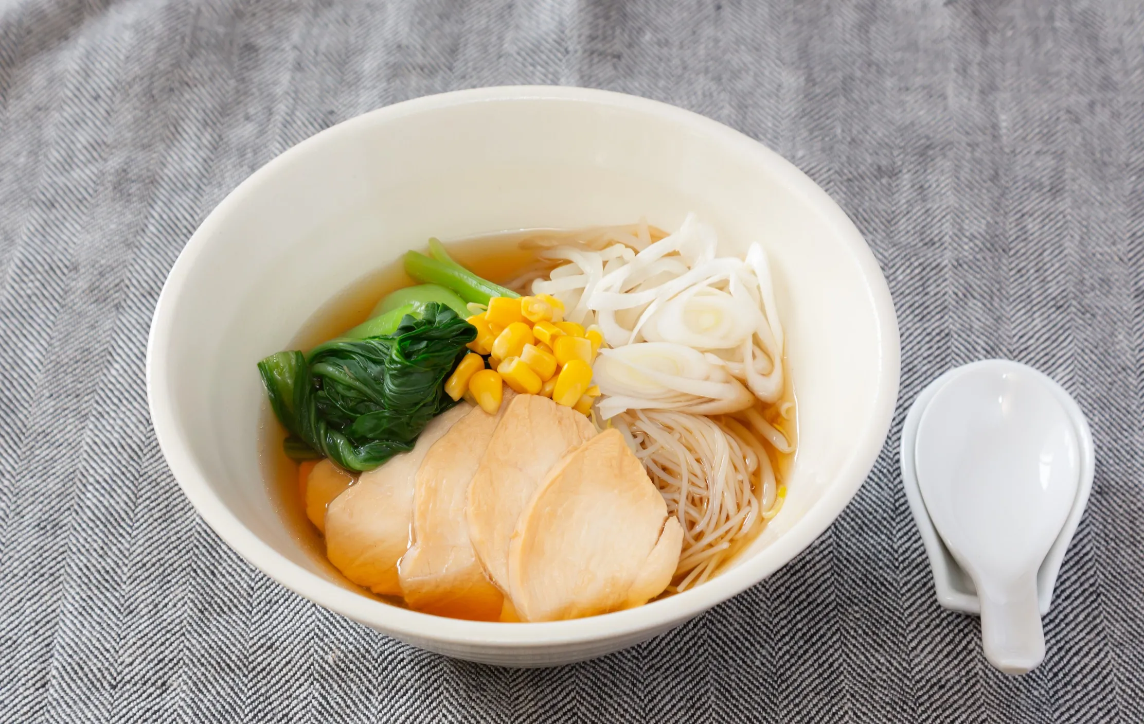 鶏だし中華汁ビーフン