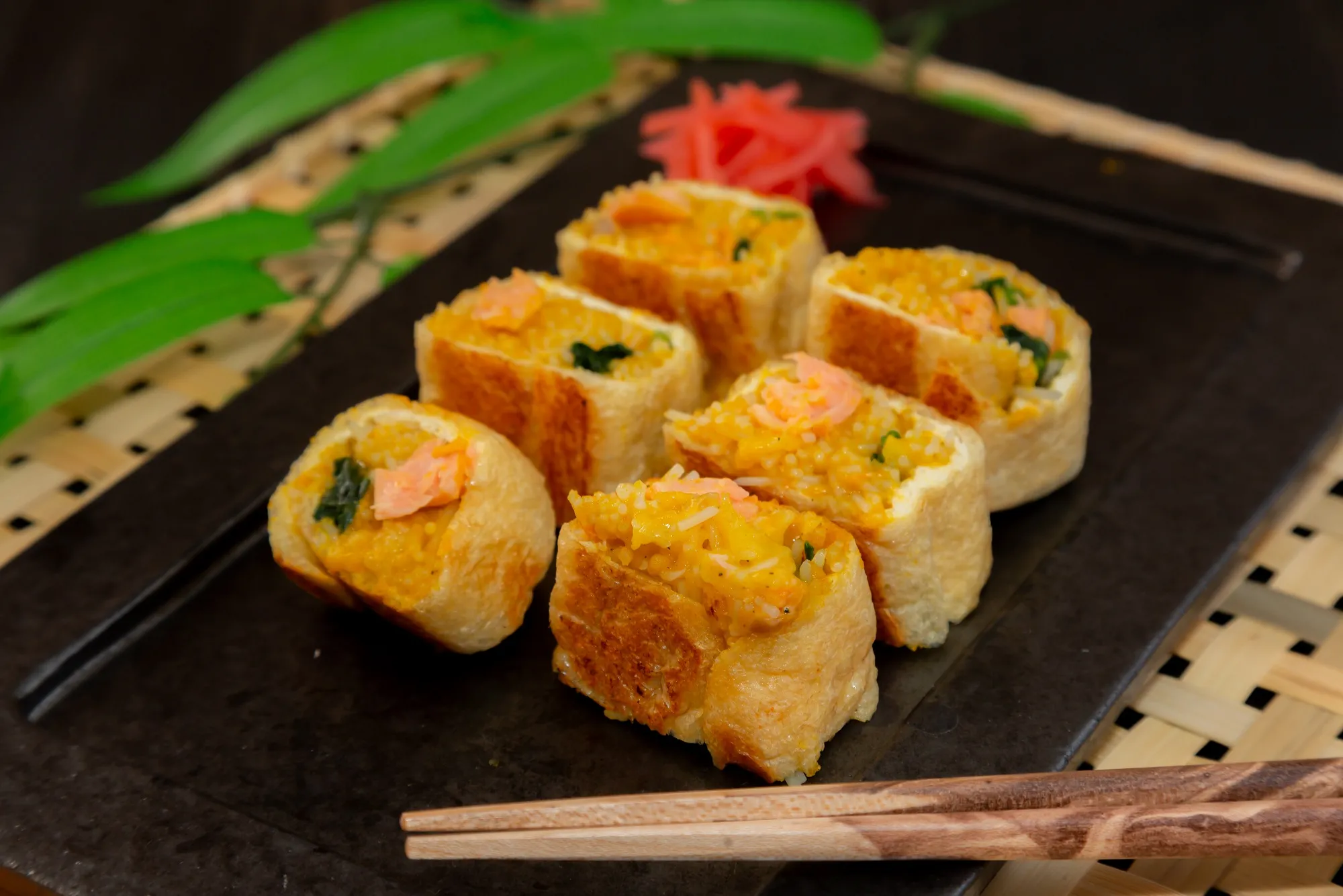 かぼちゃとシャケのKONGARIきつね太巻き