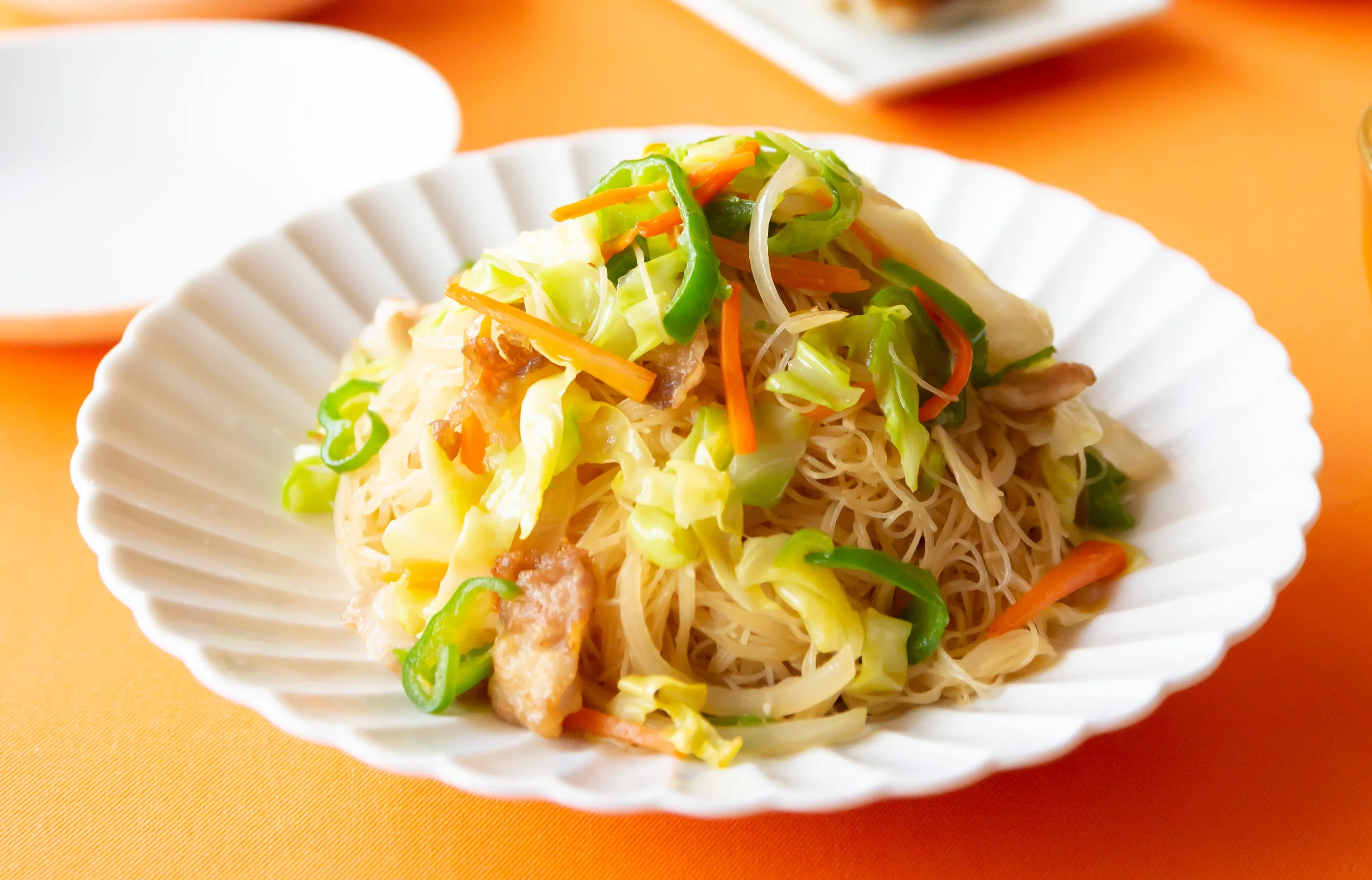 たっぷり野菜を入れてつくる焼ビーフン【基本の作り方】 | 今日のレシピ | ビーフンのケンミン食品