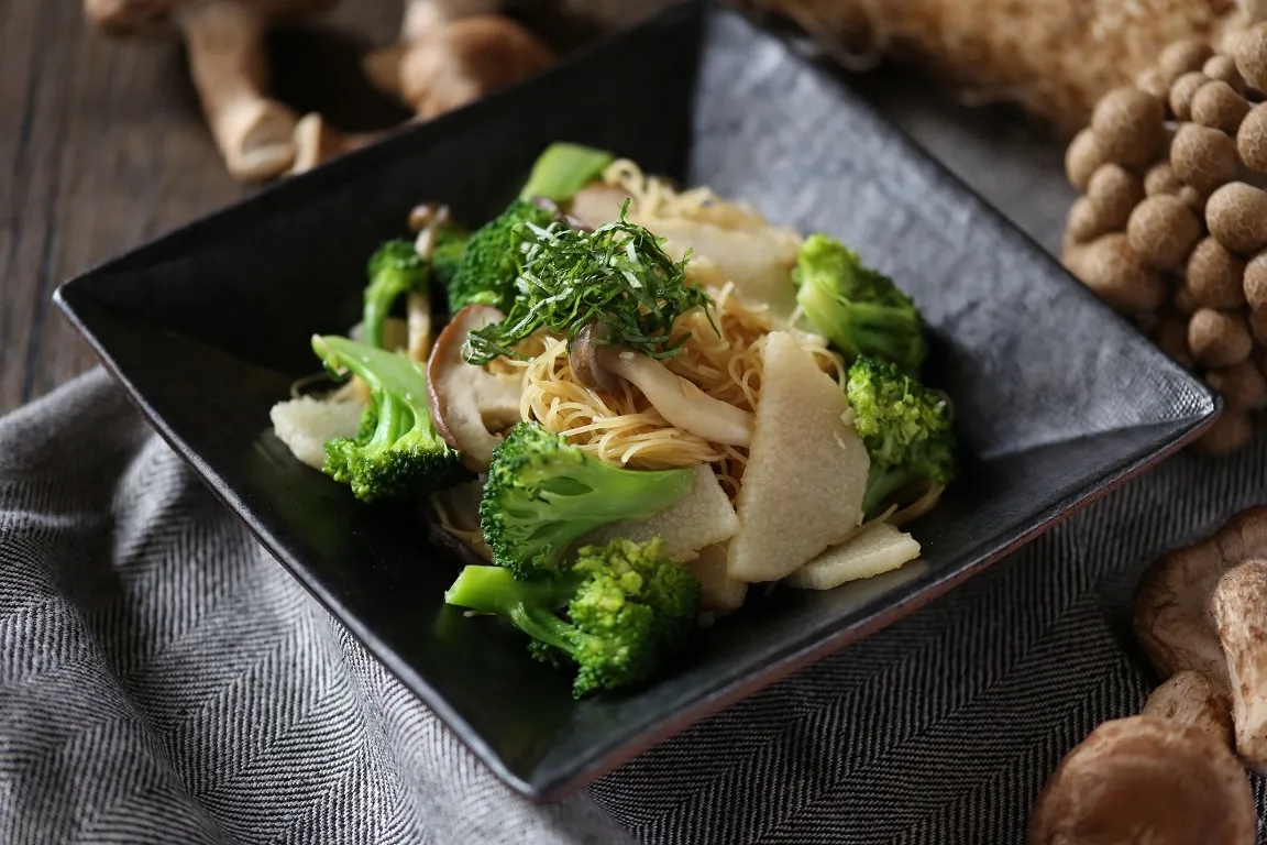 長芋ときのこの にんにくバター焼ビーフン