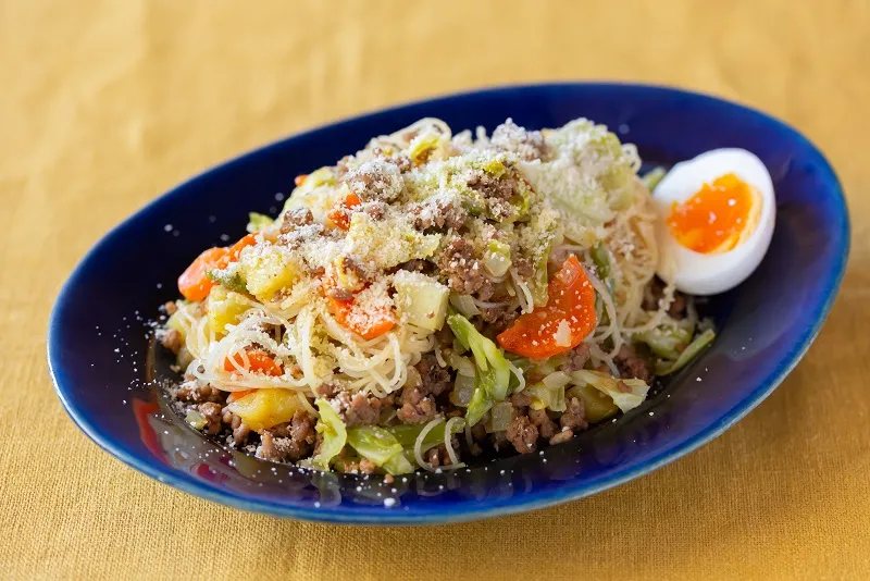 レンジで簡単！ひき肉たっぷりビーフンカレー