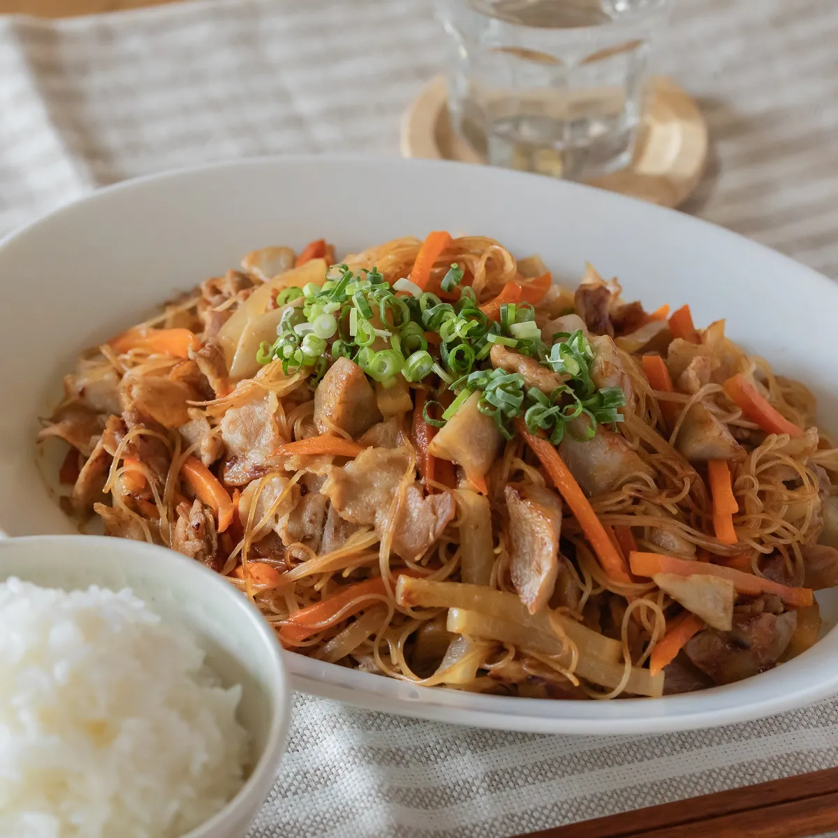 里芋と根菜たっぷり！簡単コク旨みそ焼ビーフン