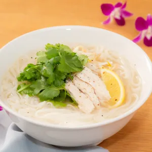 鶏肉フォーの基本のおすすめレシピｰお鍋ひとつで作れるベトナム料理【基本の作り方】