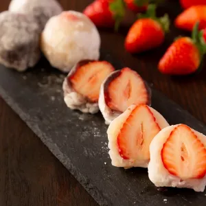 ライスペーパーで簡単いちご大福レシピ！白玉粉いらずの簡単スイーツ