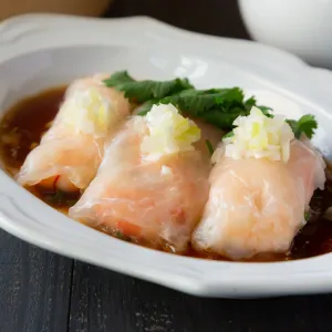 ライスペーパーで本格☆腸粉のレシピ（えびの蒸し春巻き）