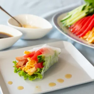 ライスペーパで♪冷やし中華生春巻きのレシピ