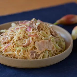 香りさわやか♪豚バラとみょうがの焼ビーフン