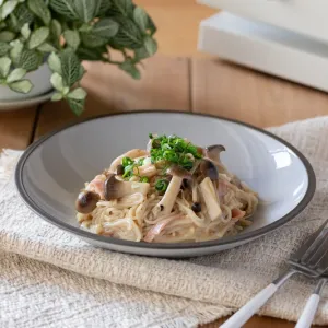レンジで簡単♪きのこの和風ライスパスタ