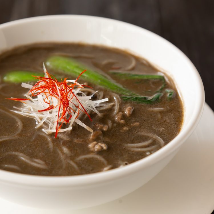 お店の味をおうちで 黒ゴマ担々汁ビーフン ビーフンのケンミン食品