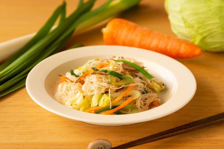 簡単で人気の絶品ビーフンレシピ 美味しい焼ビーフンの作り方を動画で紹介 ビーフンのケンミン食品