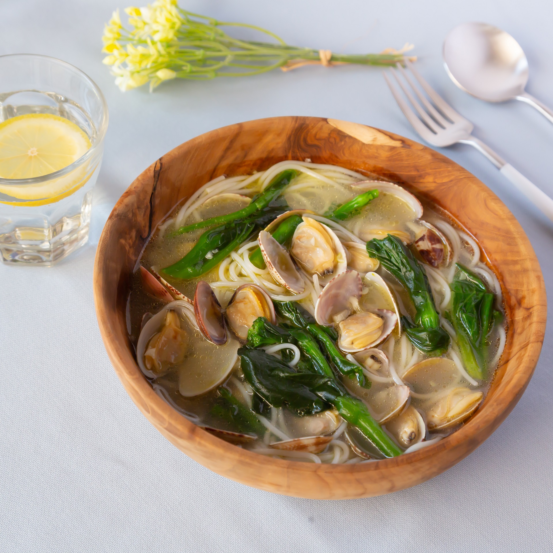 グルテンフリーパスタのおすすめレシピ 菜の花とあさりのパスタ ビーフンのケンミン食品