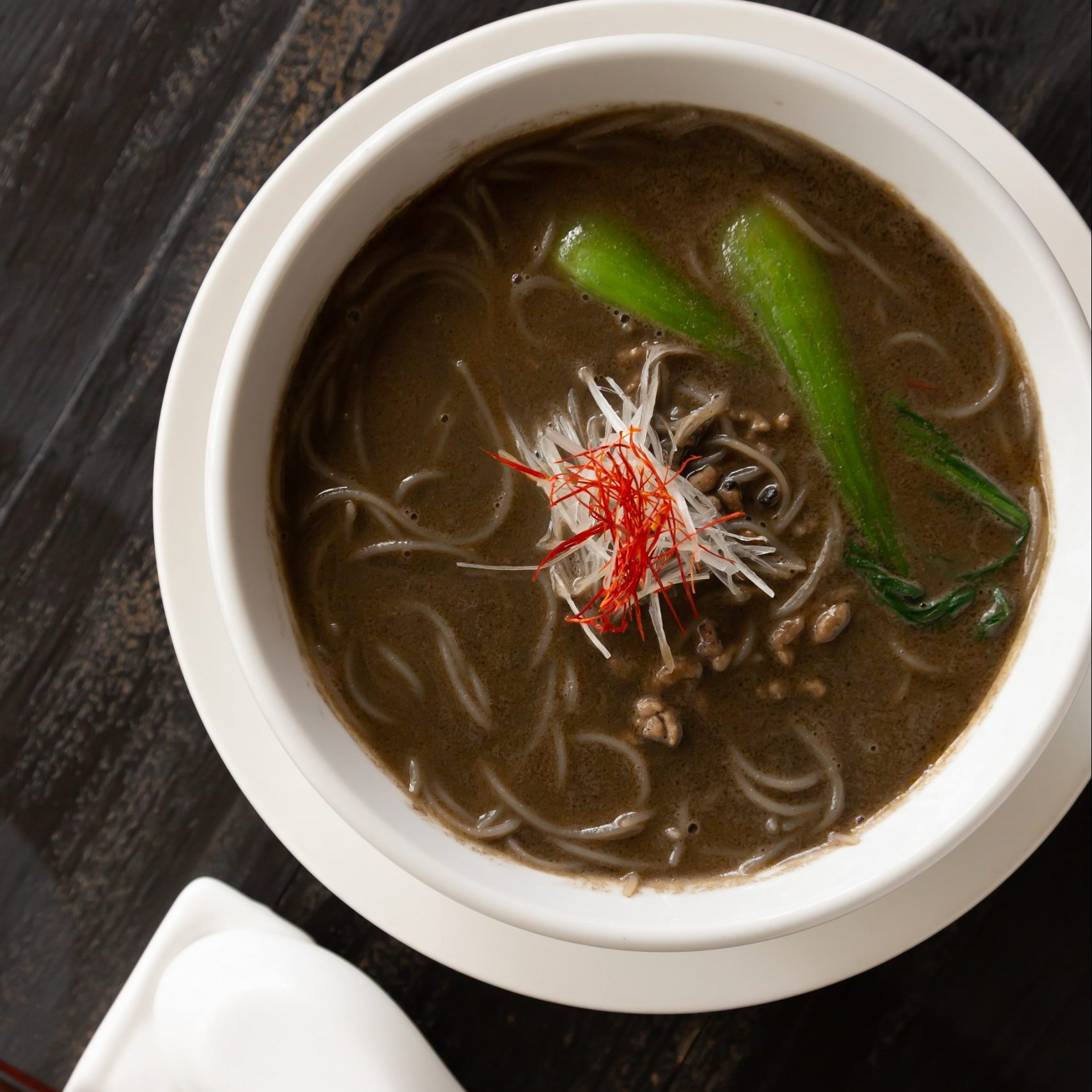 お店の味をおうちで 黒ゴマ担々汁ビーフン ビーフンのケンミン食品