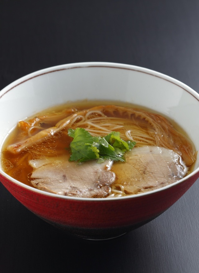 麺とスープどちらもグルテンフリーの醤油ラーメン